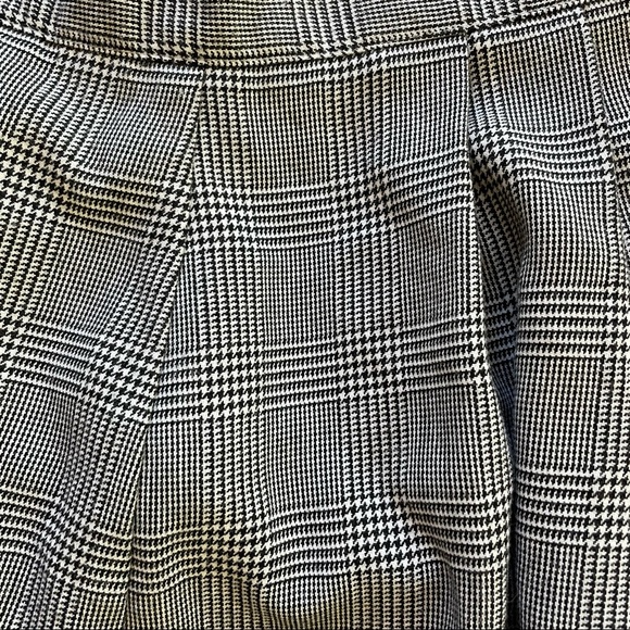 SALE ⬇️VINTAGE BLACK & WHITE Houndstooth CHECKED PLEATED ACADEMIA SKIRT - XS - Picture 14 of 16